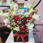 Elegence Arrangment In Box With Chocolate