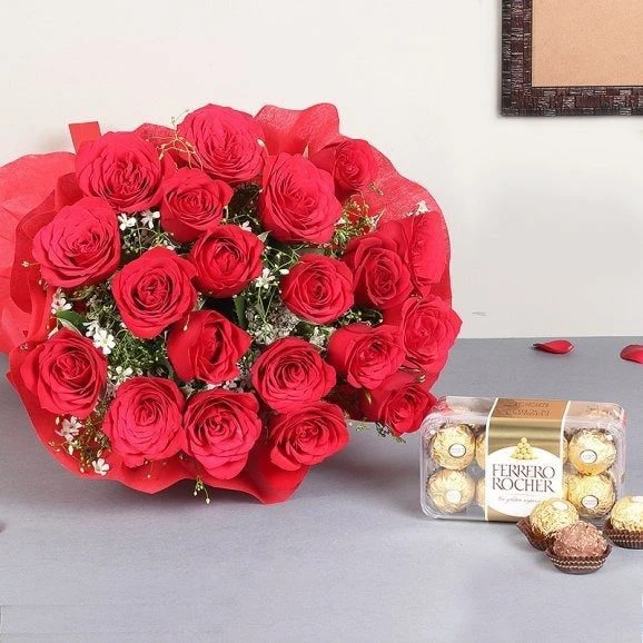 2 Dozen Roses With Frerro rocher Send 2 Dozen Roses With Frerro rocher