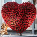 400 Red Roses Heart Shope Arrangement