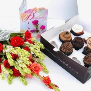Send Cup Cakes With Roses