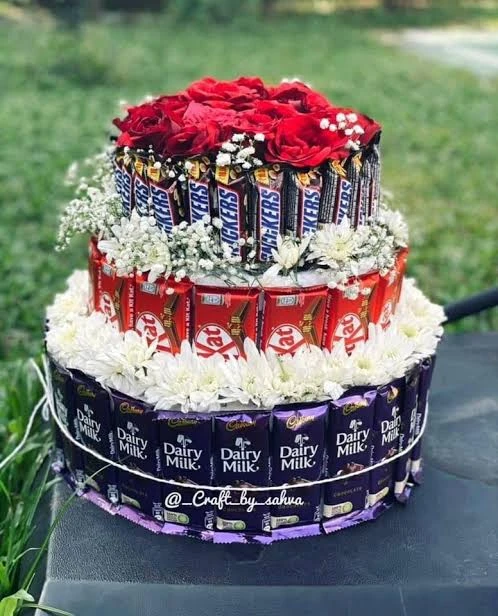 Daisy With Chocolates Arrangement Send Daisy With Chocolates Arrangement