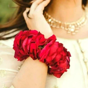 Send Ghulab Gajray Set ( Add ons item)