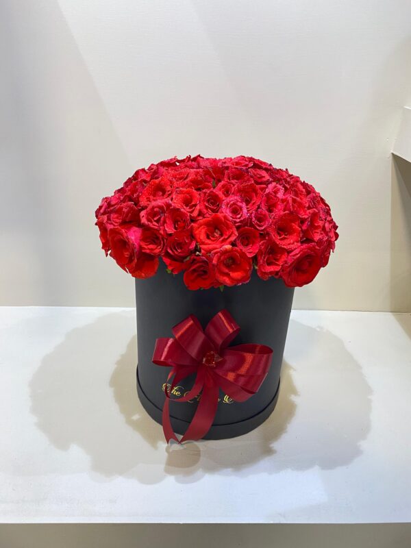 Red Roses In Round Box - Image 1