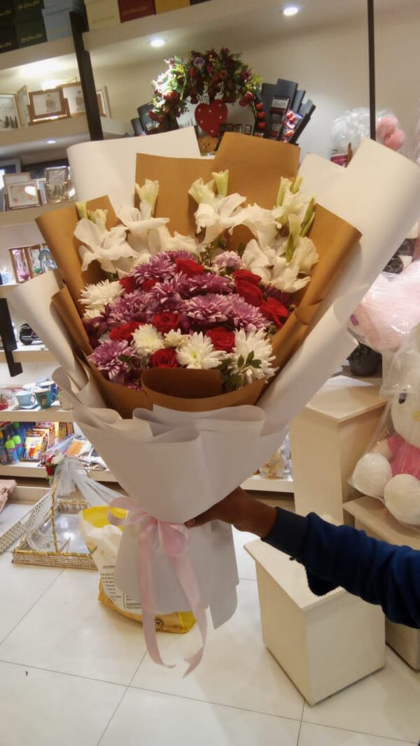 Glads With Roses Bouquet Glads With Roses Bouquet