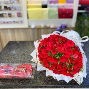 Red Roses Boquet With gajray