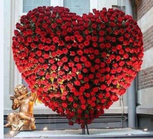 400 Red Roses Heart Shope Arrangement