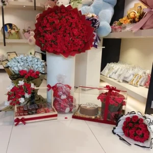 Royal Luxury Cash & Roses Surprise